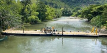 Más de 25 mil vehículos transitaron en 5 días por el puente Barragán y la barcaza en El Alambrado