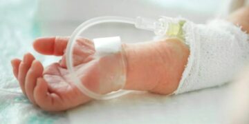 Trágico hecho: bebé de 18 meses murió después de caerle un televisor encima