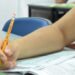 127 egresados de colegios oficiales recibirán becas para sus estudios universitarios