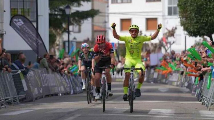 El ciclista colombiano Juan Pablo Sossa es el campeón de la montaña en la Vuelta a Extremadura