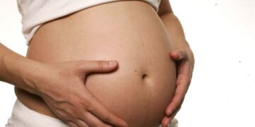 Corte Constitucional ampara a embarazada ante vulneración de derechos laborales