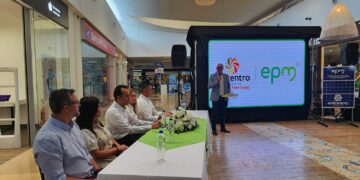 Unicentro se convierte en referente en uso de energías limpias con el primer sistema solar fotovoltaico instalado por EPM en el Quindío