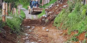 Lluvias y derrumbes mantienen en alerta a Salento