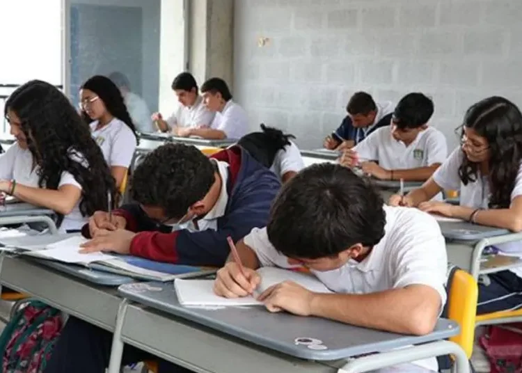 Golpe para el Gobierno: se hundió la reforma a la educación