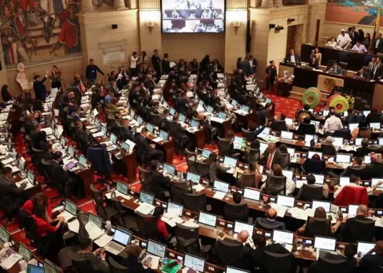 Una vez más se hundió la propuesta que buscaba reducir el salario de los congresistas
