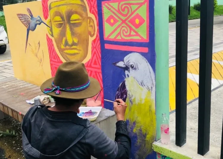 Mural en la Estación Literaria conecta a la comunidad con la literatura y el arte