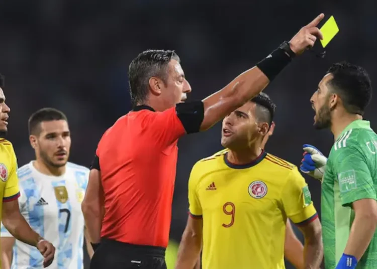 Terna arbitral brasileña dirigirá la final de la Copa América