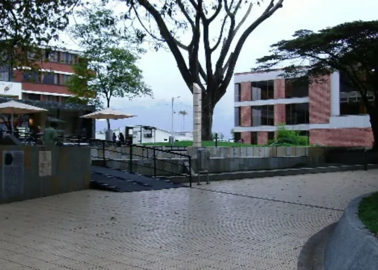 Revisan la utilización del Espacio Público en la carrera 14 y Parque Sucre