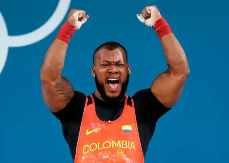 ¡Colombia tiene otro medallista! Yeison López obtiene la presea de plata en levantamiento de pesas