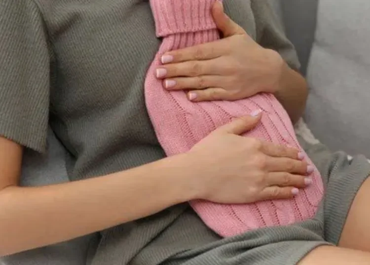 Reforma laboral: aprobado que las mujeres puedan pedir licencia por cólicos menstruales