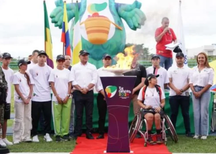 Armenia se ilumina con la llegada del Fuego Deportivo de los I Juegos Nacionales Juveniles