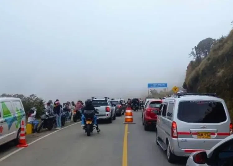 Denuncian comportamiento irresponsable de turistas en la vía Murillo-Manizales