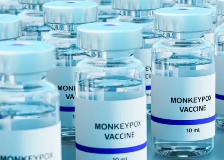 Dejan vencer más del 98% de las vacunas donadas por Japón contra la Viruela del Mono