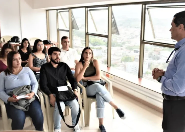 Médicos inician su Servicio Social en el Quindío con capacitación