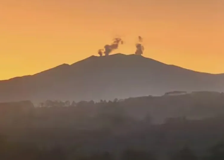 Alerta amarilla en volcán Puracé: registró aumento en la actividad sísmica y caída de cenizas