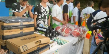 Atletas quindianos reciben equipamiento para su preparación hacia los Juegos Nacionales 2027