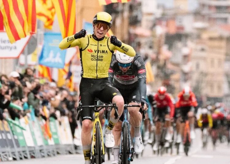 Vuelta a Cataluña: Matthew Brennan, primer líder. Brillaron Bernal y Quintana