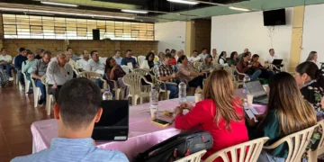 Rectores analizan ajustes ante nuevo decreto que modifica jornada escolar y laboral docente