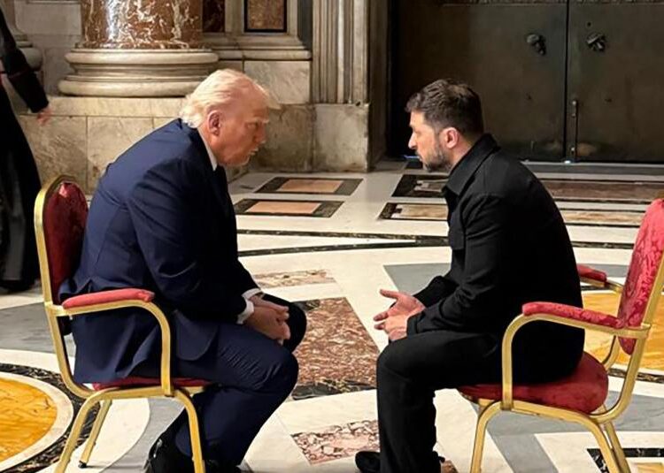 Trump y Zelenski se reunieron antes de funeral del papa Francisco: Casa Blanca lo calificó como ‘productivo’