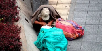 La generosidad, aunque bien intencionada, estaría contribuyendo al aumento de personas en condición de calle