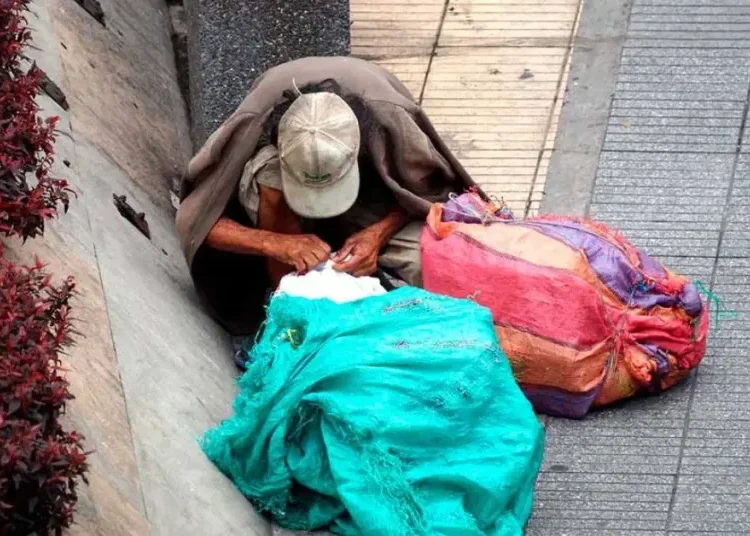 La generosidad, aunque bien intencionada, estaría contribuyendo al aumento de personas en condición de calle