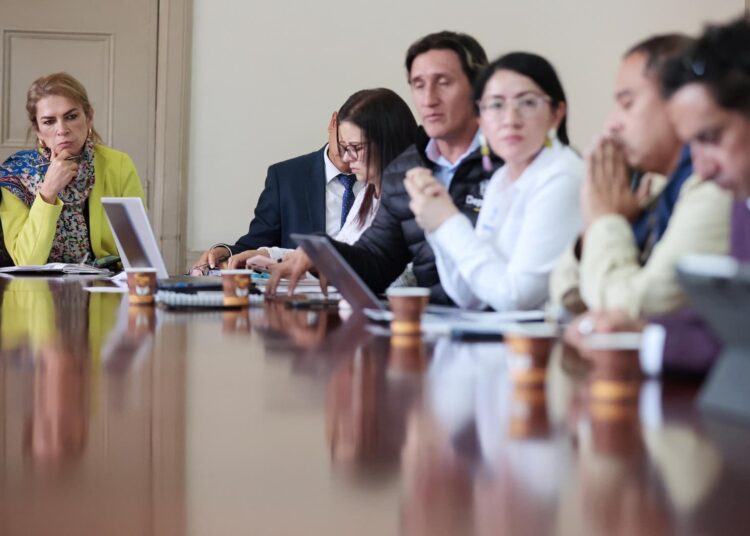 Comisión Nacional analiza avances y estrategias de seguridad y convivencia en el fútbol colombiano