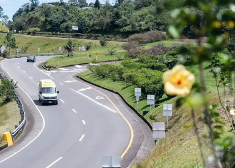 Cámara de Comercio y Sociedad de Ingenieros exigen al Gobierno Nacional respuestas claras sobre el futuro de la Autopista del Café y la doble calzada Calarcá – La Paila